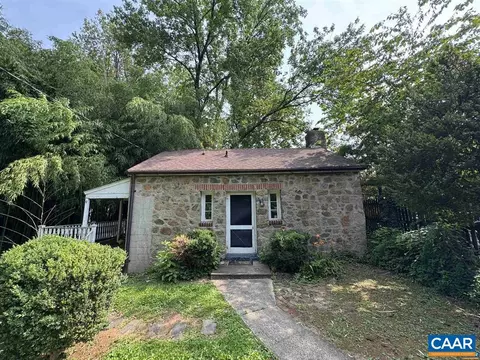 1820 Rugby Pl, Charlottesville, VA 22903