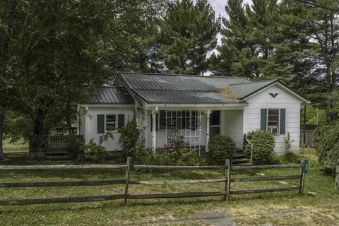 22 Conifer Ln, Lexington, VA 24450