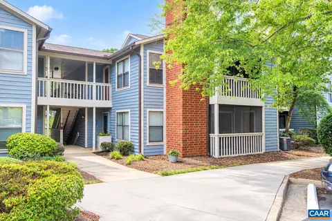 332 S Pantops Dr, Charlottesville, VA 22911
