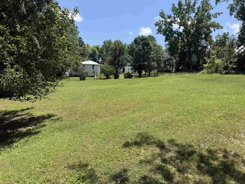 623 D St, Staunton, VA 24401