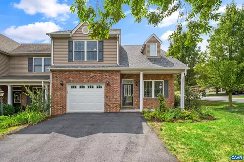 26 E Park View Dr E, Staunton, VA 24401