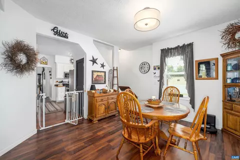 Dining - 210 Draft Ave, Stuarts Draft, VA 24477 photo 3 of 3
