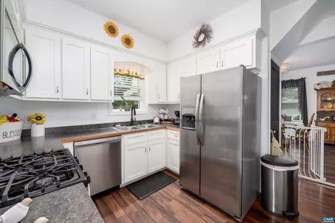 Kitchen - 210 Draft Ave, Stuarts Draft, VA 24477 photo 2 of 6