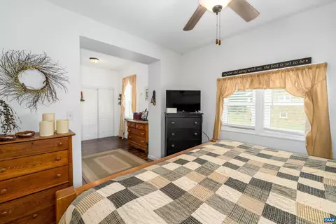 Bedroom - 210 Draft Ave, Stuarts Draft, VA 24477 photo 2 of 3