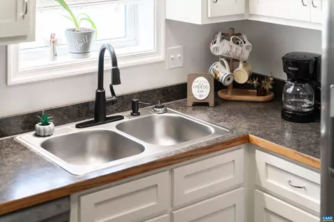 Kitchen - 210 Draft Ave, Stuarts Draft, VA 24477 photo 6 of 6