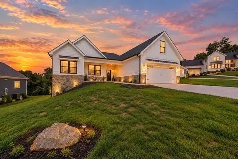 2524 Belvue Rd, Waynesboro, VA 22980