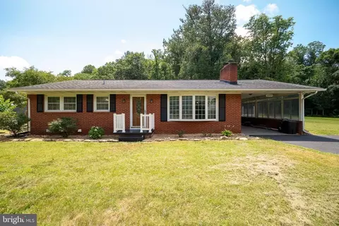 6883 S East Side Hwy, Elkton, VA 22827