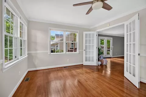 21 Hickory Nut Ln, Staunton, VA 24401