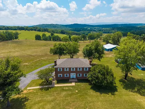 1370 Middlebrook Rd, Staunton, VA 24401