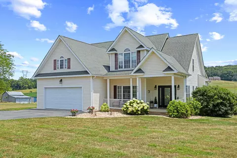 3624 Old Greenville Rd, Staunton, VA 24401