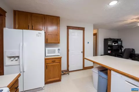 Kitchen - 45 Amethyst Rd, Palmyra, VA 22963 photo 2 of 3