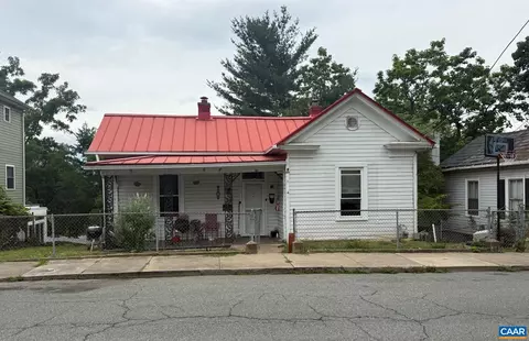 30 Lake Ave, Staunton, VA 24401