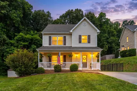 911 Geoffrey St, Staunton, VA 24401