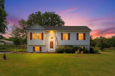 201 Stull Run Ln, Grottoes, VA 24441