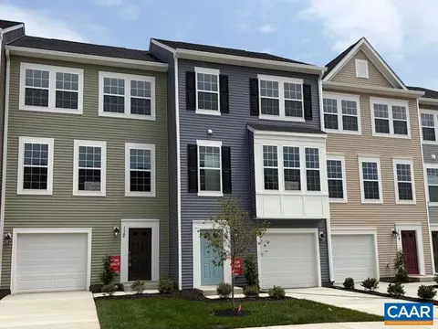 108 Oakshire Ct, Waynesboro, VA 22980