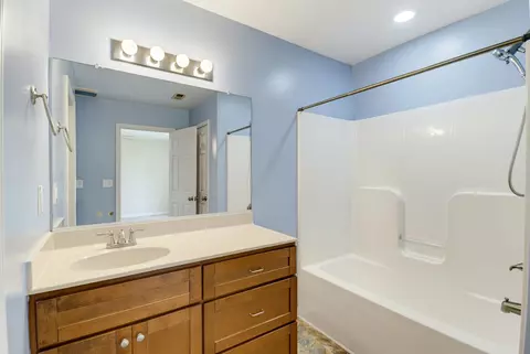 Bath - 85 Lofty Cir, Stuarts Draft, VA 24477 photo 1 of 3