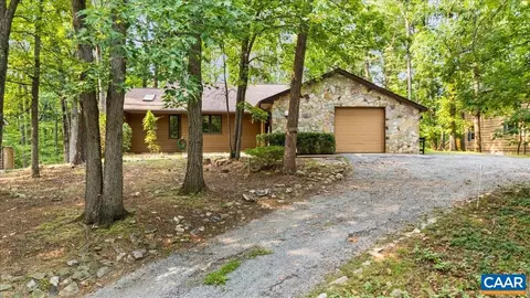 2715 Lanier Ln, Mcgaheysville, VA 22840