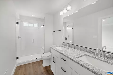 Bath - 408 Fowler St, Charlottesville, VA 22901 photo 3 of 7