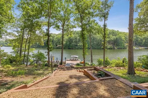 View/Area - 21 Clark Ct, Palmyra, VA 22963 photo 2 of 5
