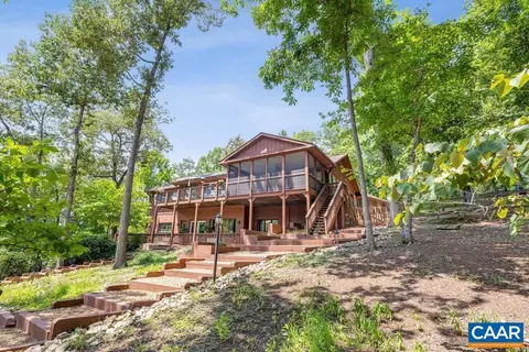 21 Clark Ct, Palmyra, VA 22963
