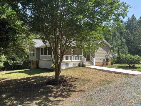 136 Beaver Pl, Scottsville, VA 24590