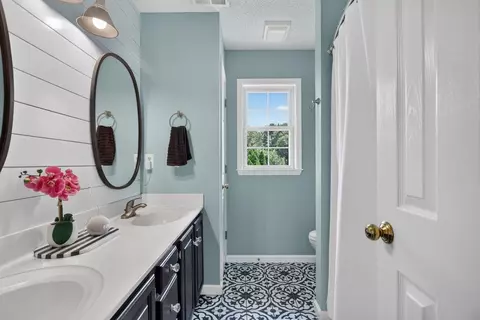 Bath - 103 Willow Dr, Dayton, VA 22821 photo 6 of 7