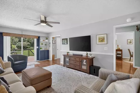 Living - 103 Willow Dr, Dayton, VA 22821 photo 3 of 4
