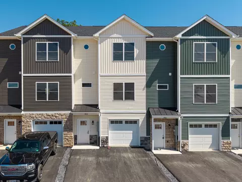 745 Zephyr Dr, Rockingham, VA 22801