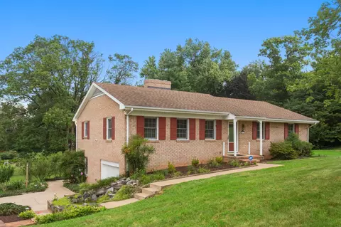206 Belmont Dr, Harrisonburg, VA 22801