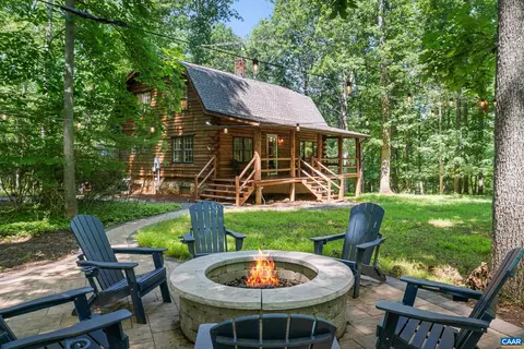 5950 Burnett Ln, Advance Mills, VA 22968