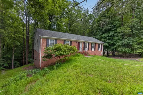 310 Crestfield Ct, Charlottesville, VA 22911