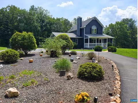 5300 Quintfield Dr, Earlysville, VA 22936