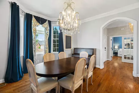 Dining - 2420 Village Dr, Waynesboro, VA 22980 photo 2 of 5