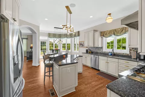 Kitchen - 2420 Village Dr, Waynesboro, VA 22980 photo 4 of 7