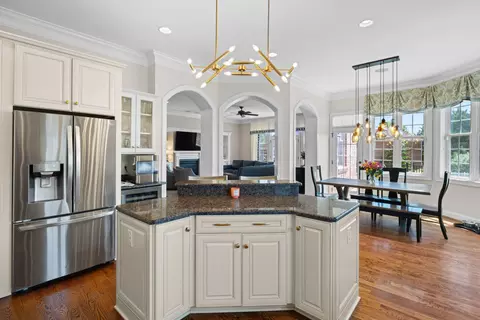 Kitchen - 2420 Village Dr, Waynesboro, VA 22980 photo 6 of 7