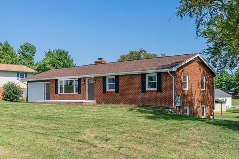 4647 Stella St, Penn Laird, VA 22846
