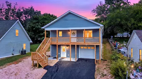 1814 Vinson St, Staunton, VA 24401