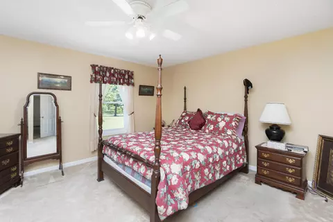 Bedroom - 1802 N River Rd, Mount Solon, VA 22843 photo 1 of 7