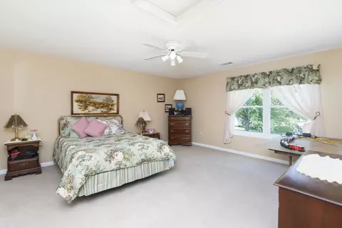 Bedroom - 1802 N River Rd, Mount Solon, VA 22843 photo 3 of 7