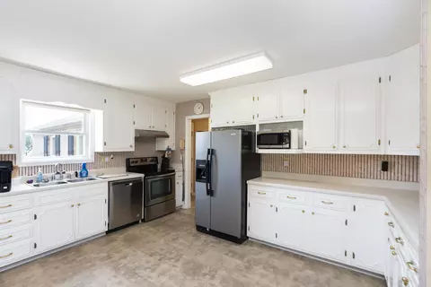 Kitchen - 1802 N River Rd, Mount Solon, VA 22843 photo 2 of 2