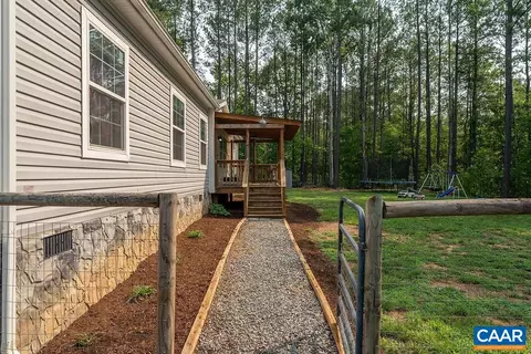 1075 Middle Fork Rd, Palmyra, VA 22963 photo 3