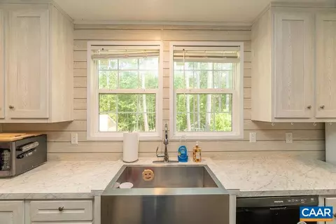 1075 Middle Fork Rd, Palmyra, VA 22963 photo 12