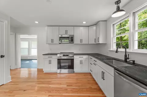 Kitchen - 1663 Wilmington Rd, Palmyra, VA 22963 photo 3 of 5