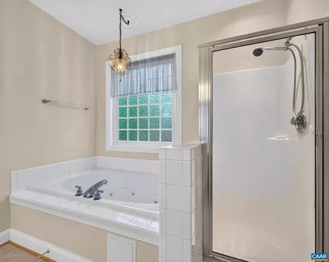 Bath - 39 Cliftwood Rd, Palmyra, VA 22963 photo 3 of 4