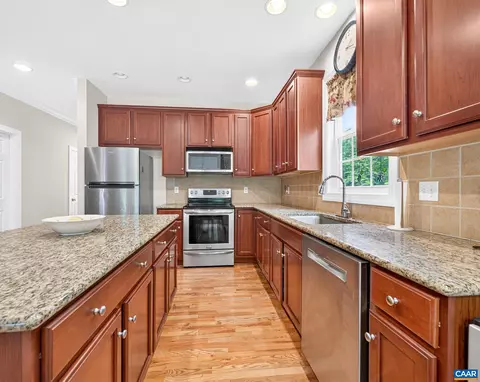 Kitchen - 39 Cliftwood Rd, Palmyra, VA 22963 photo 2 of 2