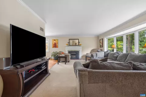 Living - 1933 Forest Dr, Waynesboro, VA 22980 photo 1 of 4