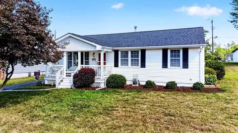 131 Edward Ave, Waynesboro, VA 22980