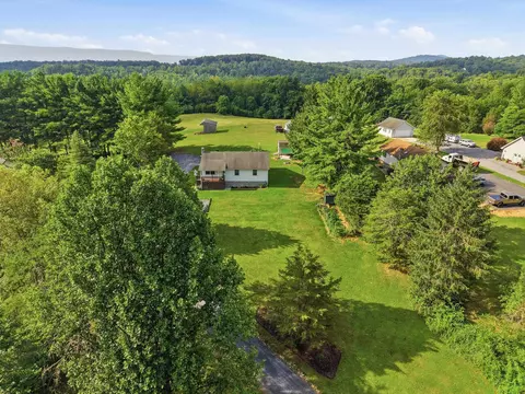 2756 Ridge Hollow Rd, Edinburg, VA 22824