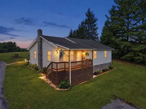2756 Ridge Hollow Rd, Edinburg, VA 22824