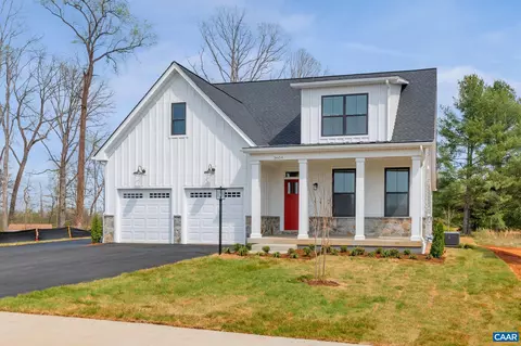 5 Crewe St, Crozet, VA 22932